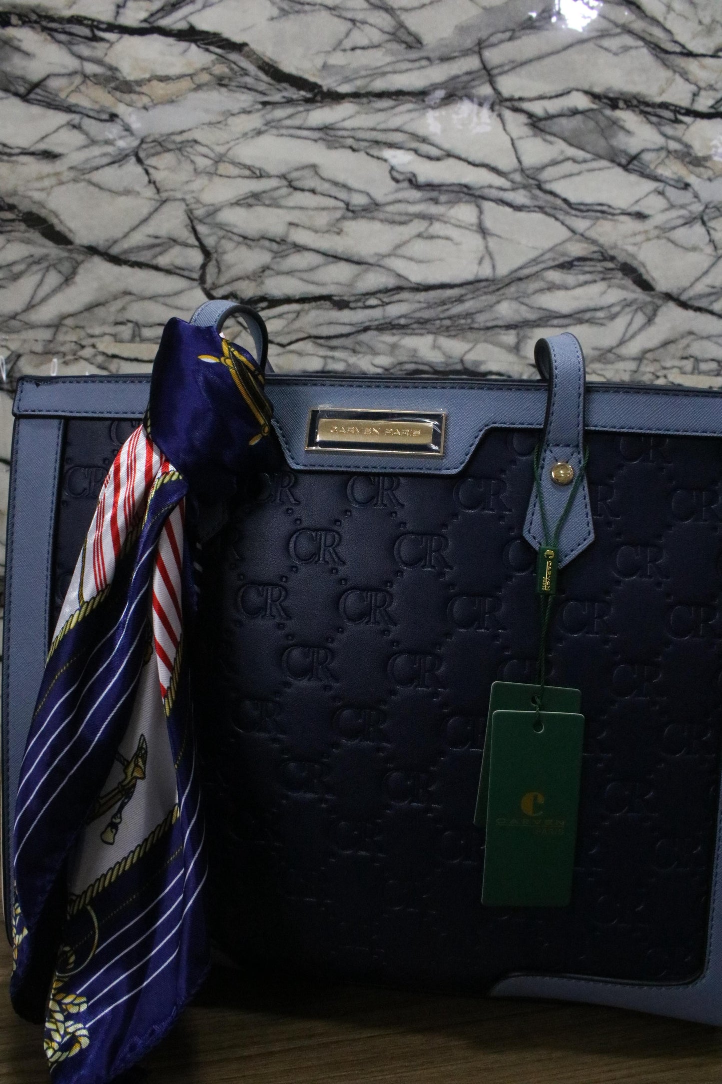 CARVEN BAGS - REFINAMIENTO INTACTO