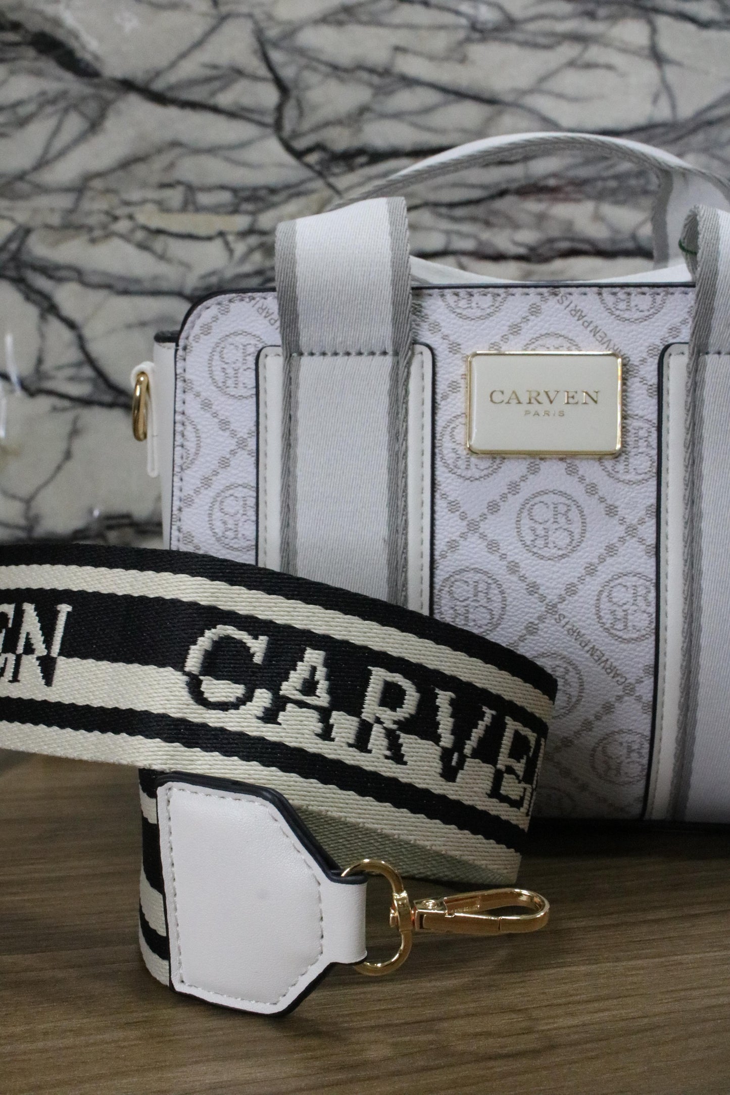 CARVEN PARIS - MINIMALISMO CON CARÁCTER