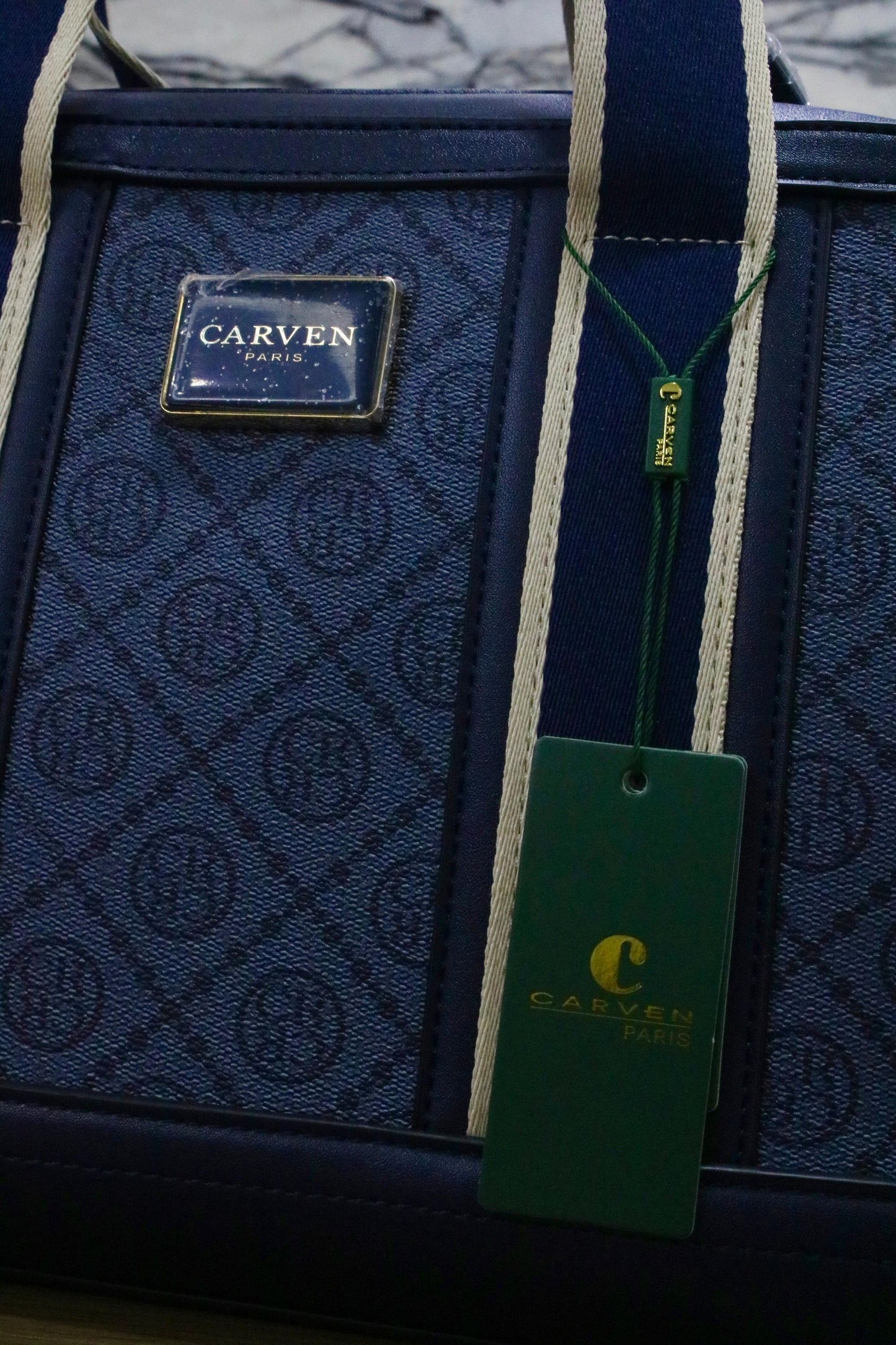 CARVEN PARIS - PODER SERENO