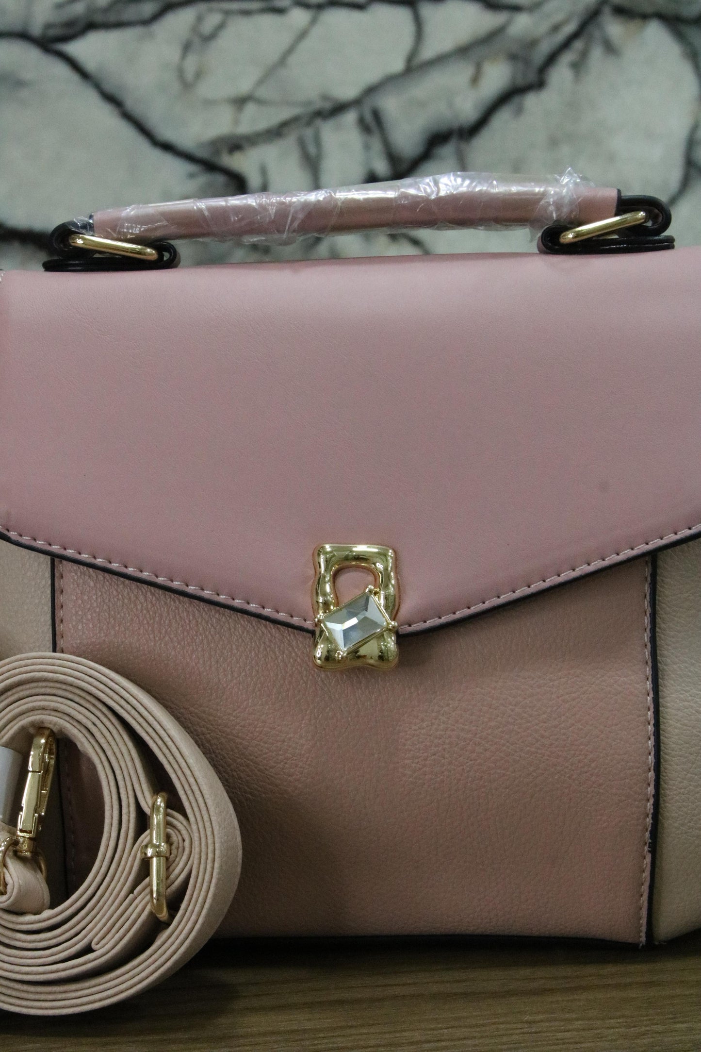 CARVEN DOMINA - DELICADEZA QUE DECIDE